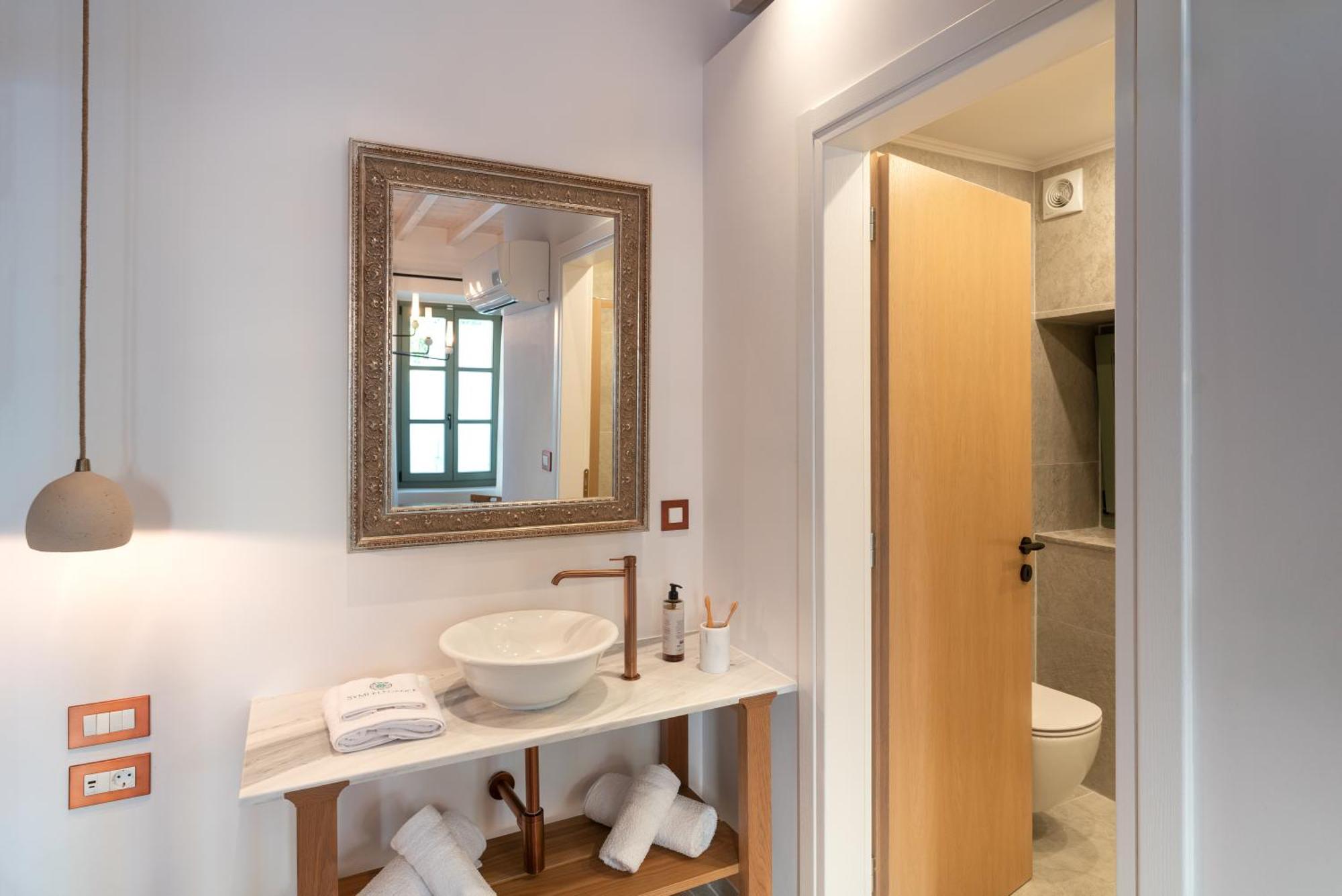 Nisomar Suites Symi Exterior foto